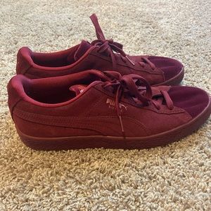 Women’s Puma sneakers